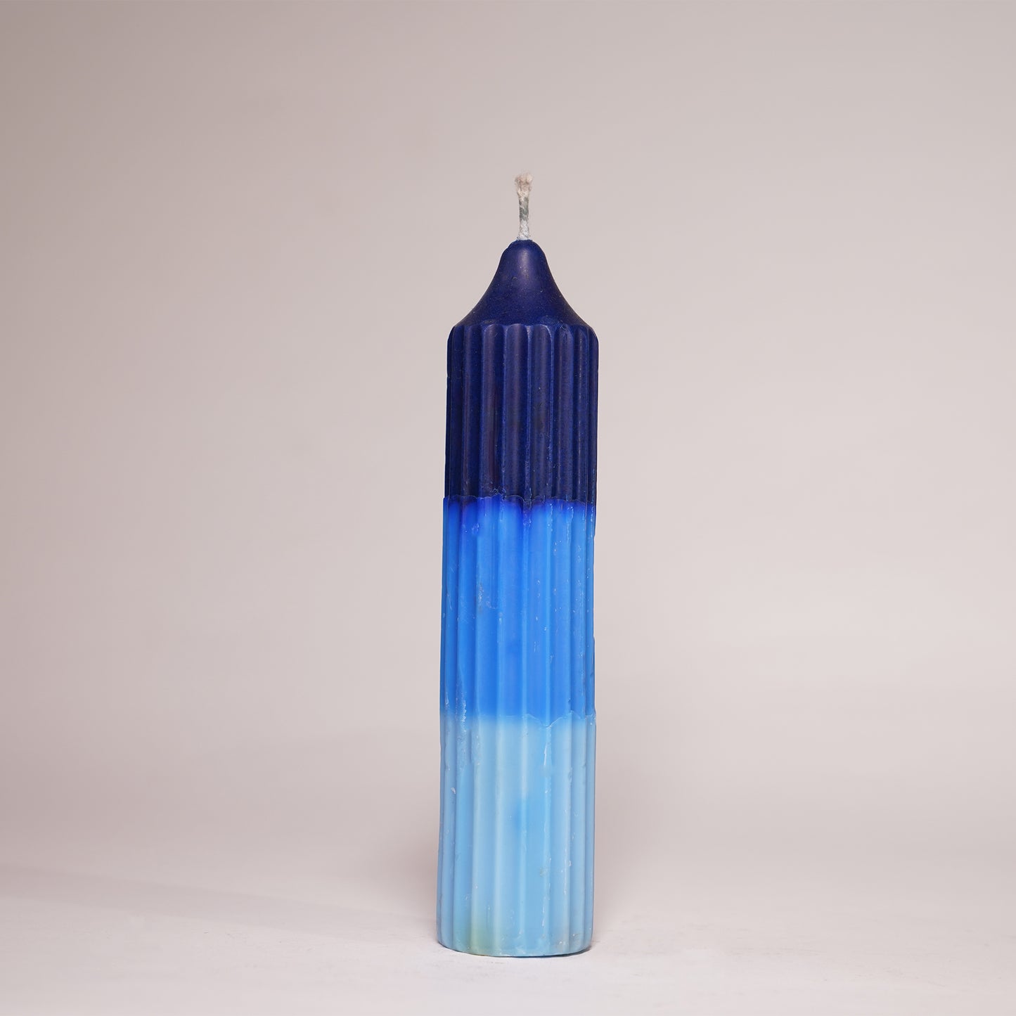 Wave Candle – Blue Gradient Pillar
