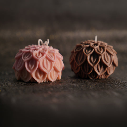 Cube Petals Candle – Hand-poured Floral Sculpture