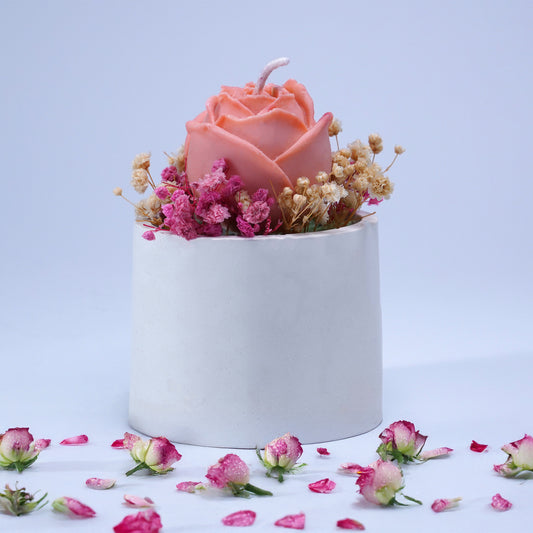 Rosera – Rose Shaped Candle with Cement Base