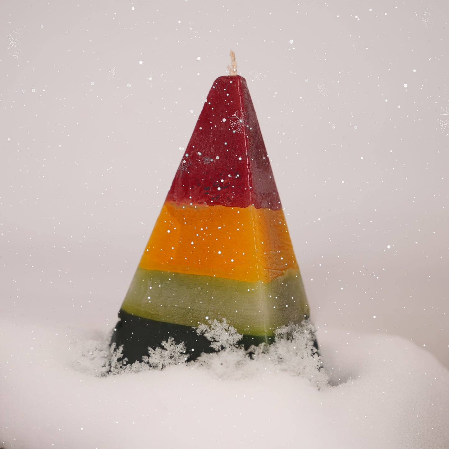 Tricolor Peak Candle – Artistic Pyramid Design