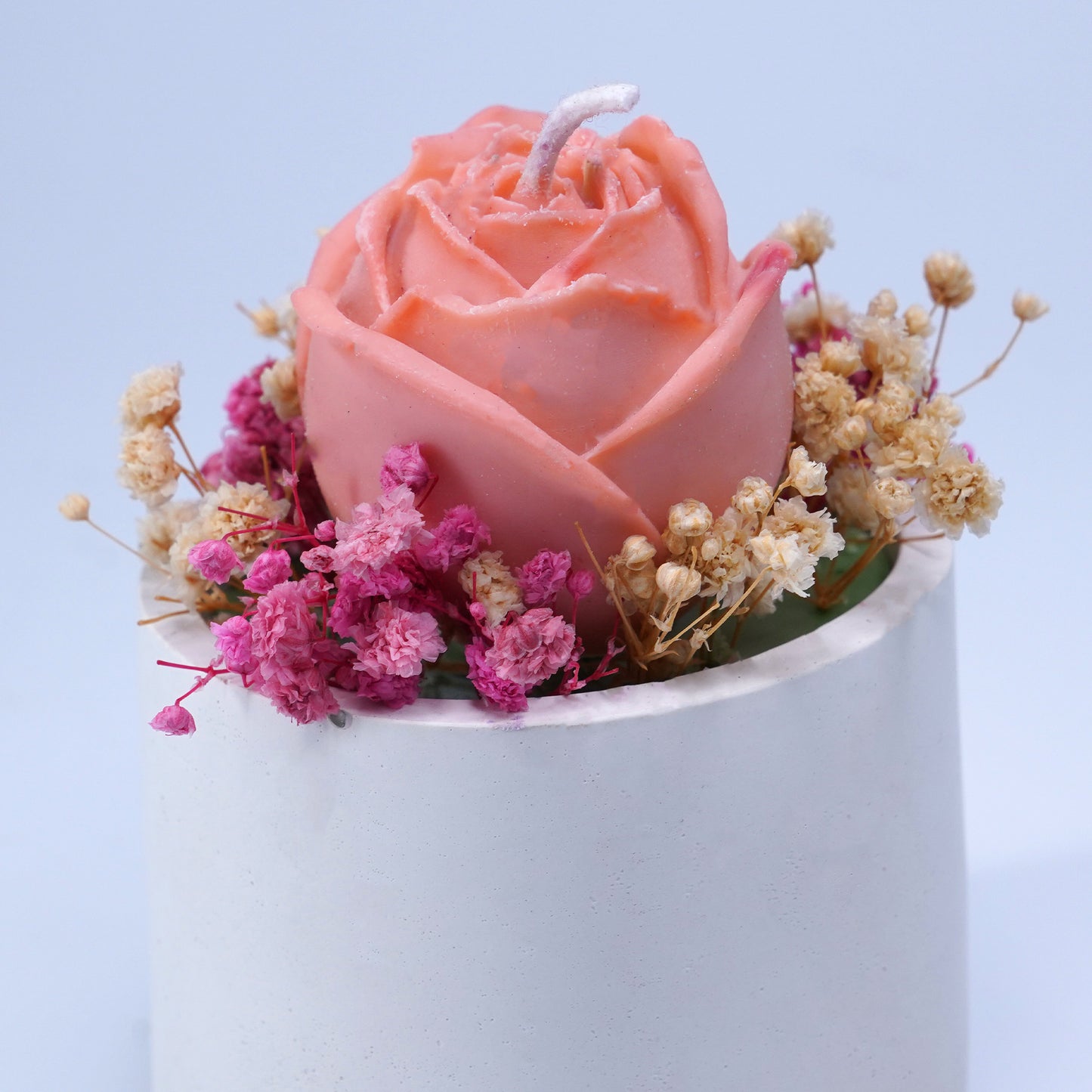Rosera – Rose Shaped Candle with Cement Base