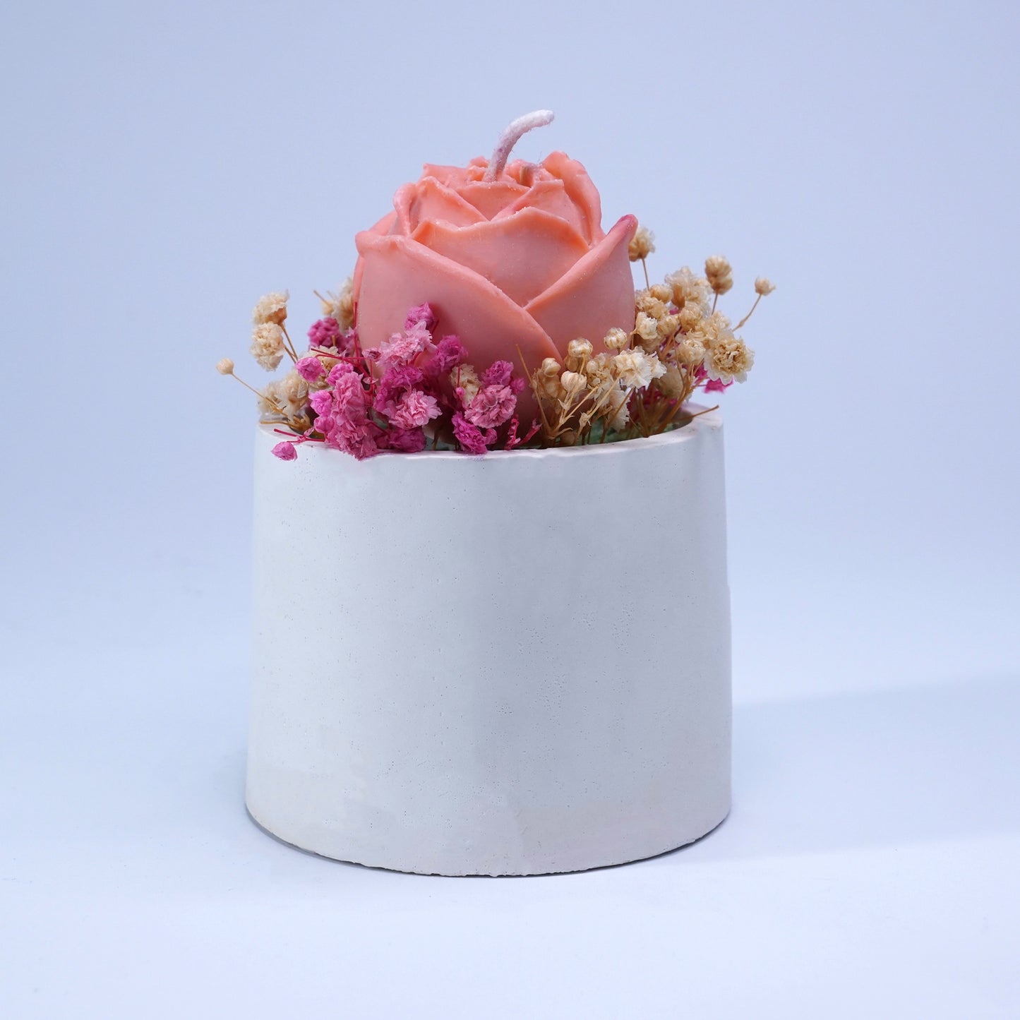 Rosera – Rose Shaped Candle with Cement Base
