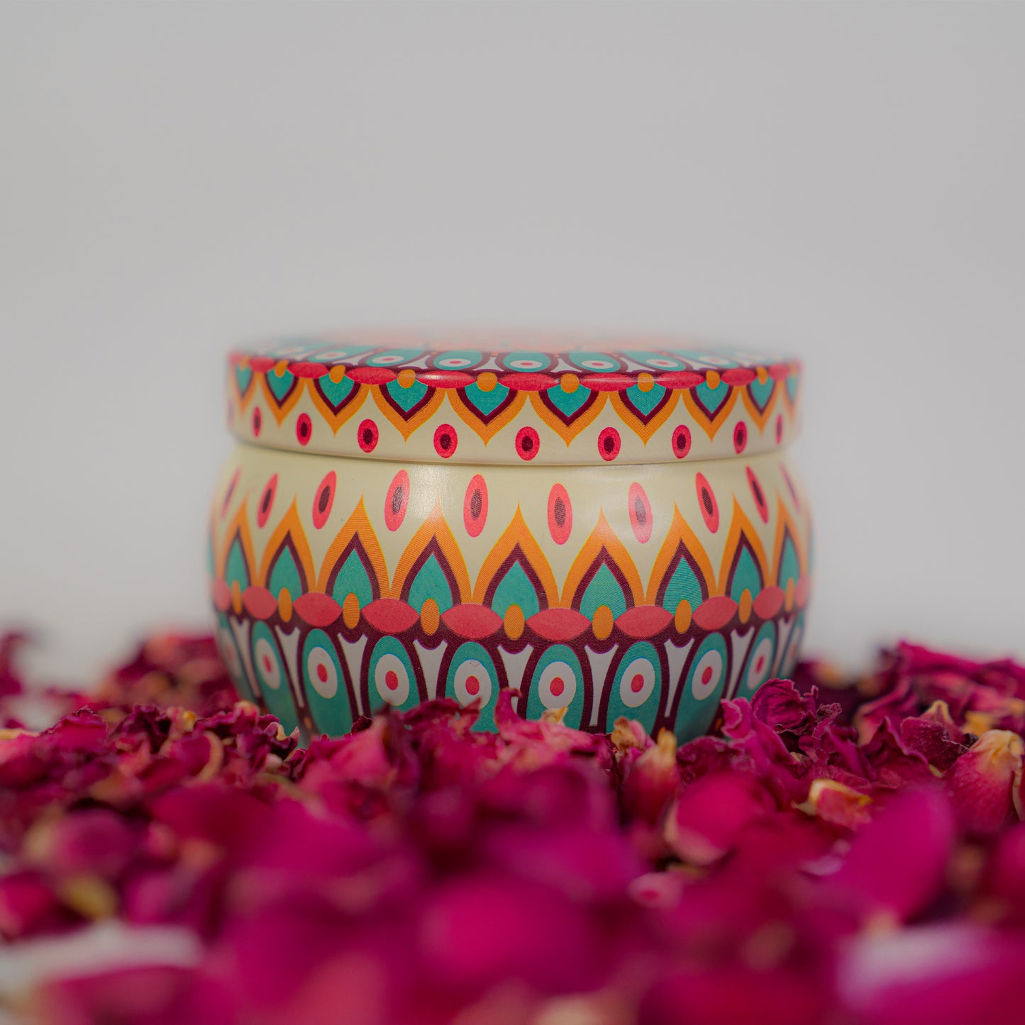 Mystery Tin Candle – Handmade & Aromatic (1 of 7 Unique Designs)