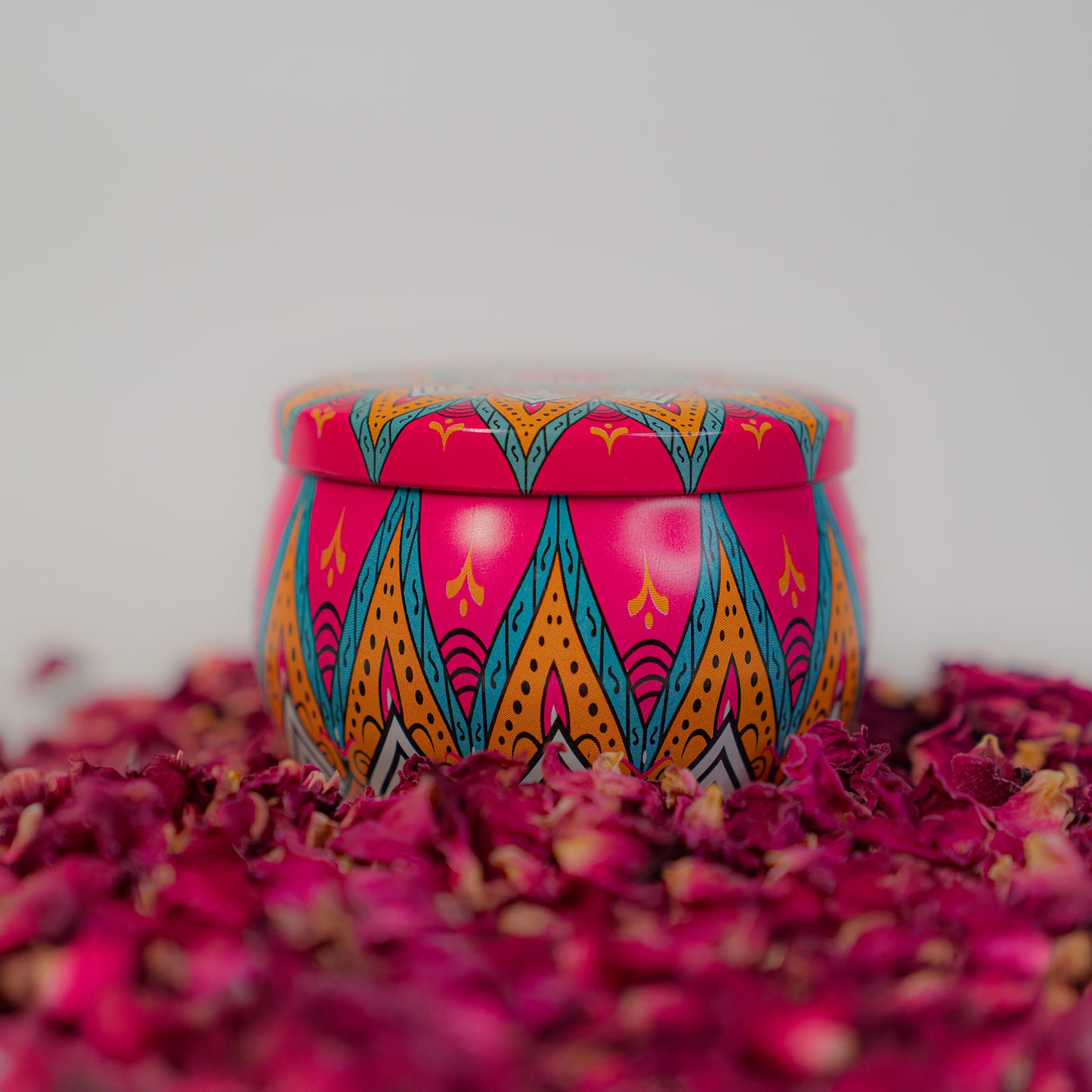 Mystery Tin Candle – Handmade & Aromatic (1 of 7 Unique Designs)