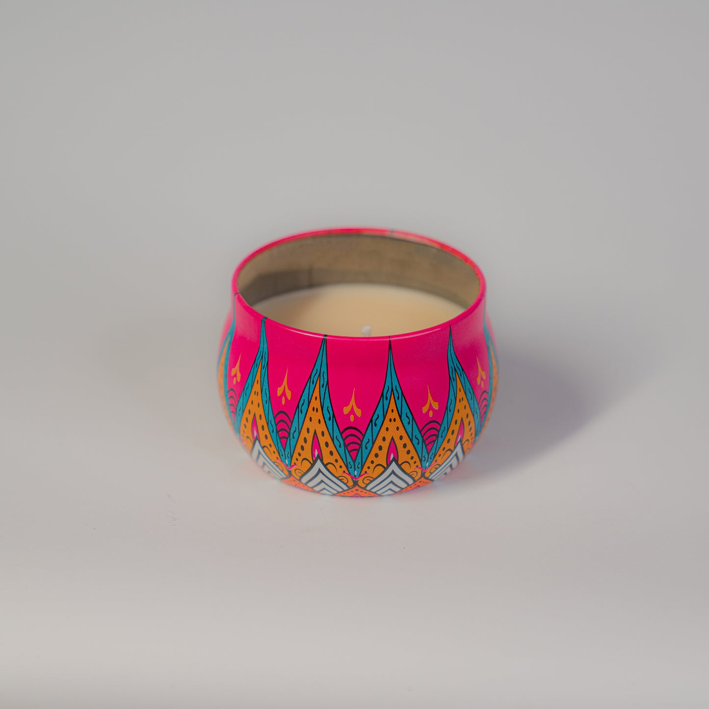 Mystery Tin Candle – Handmade & Aromatic (1 of 7 Unique Designs)